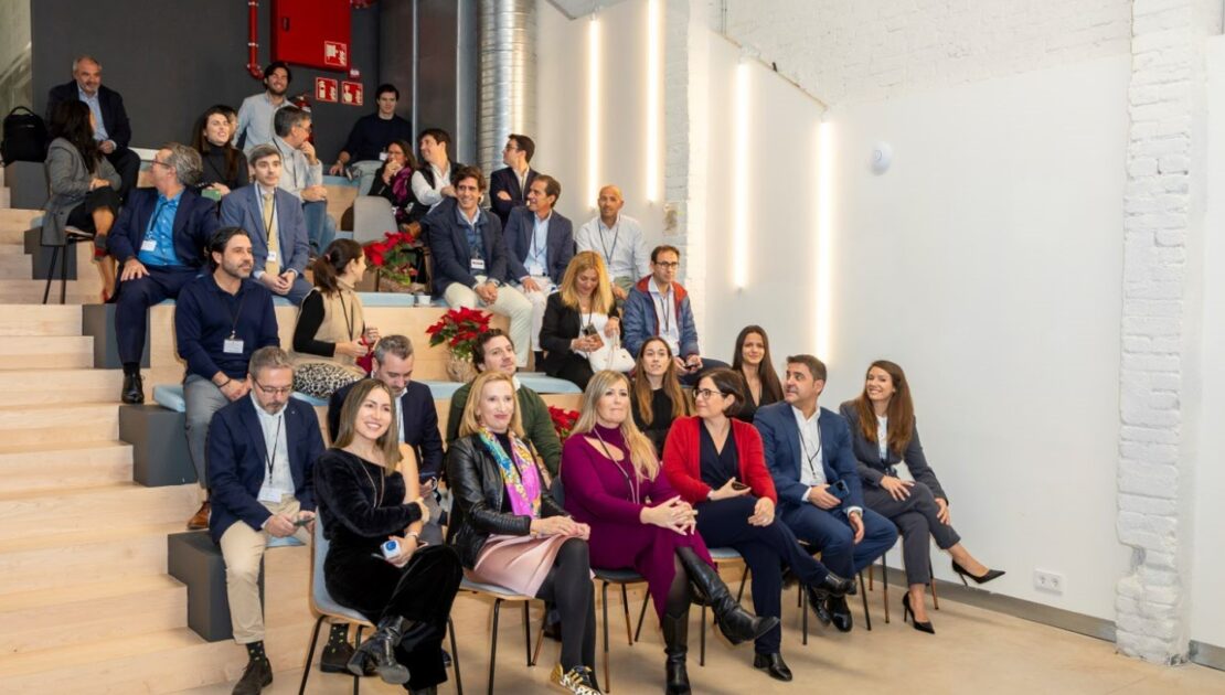 Asociados AEFI en el desayuno de Navidad